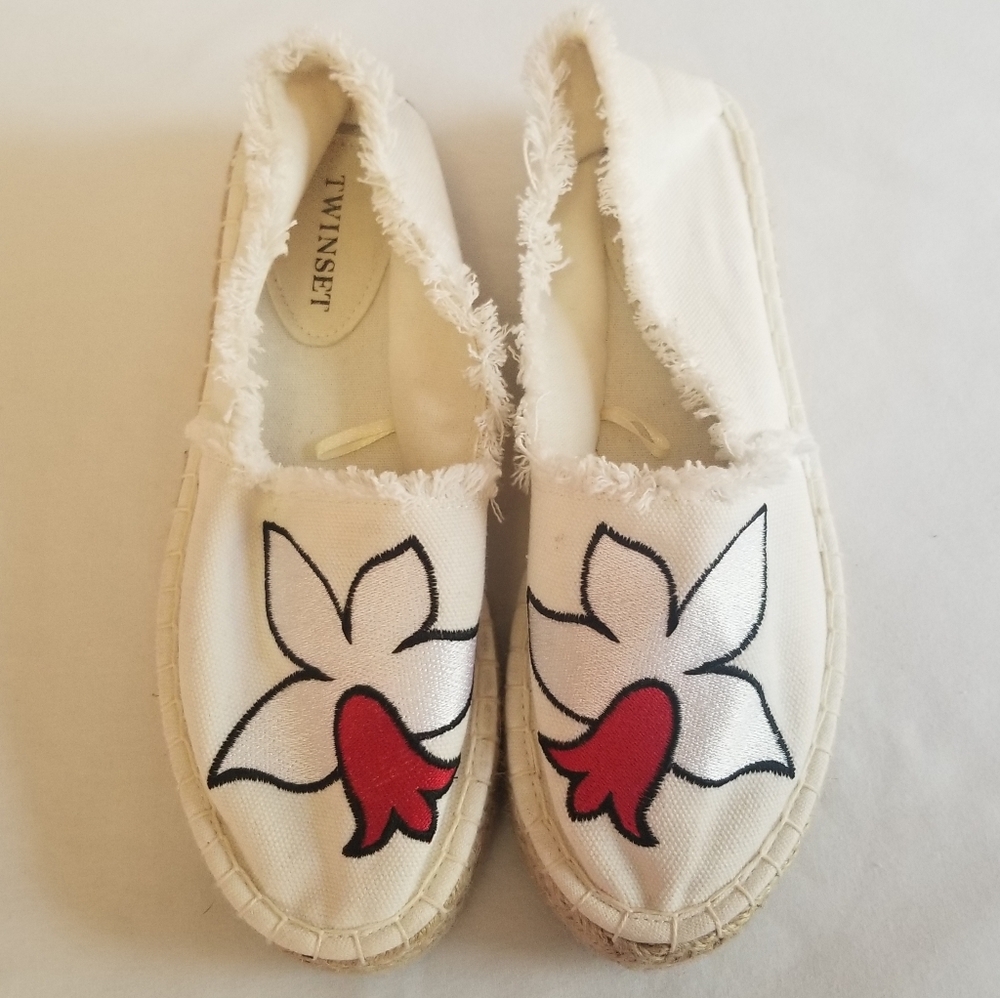 TWINSET Women's White Flower Espadrille SlipOn. Size 39/8
